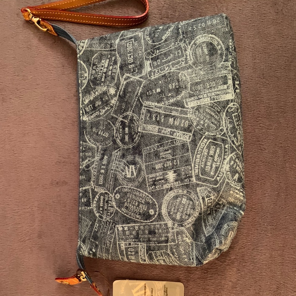 ALV ANDARE LONTANO VIAGGIANDO Italian wristlet